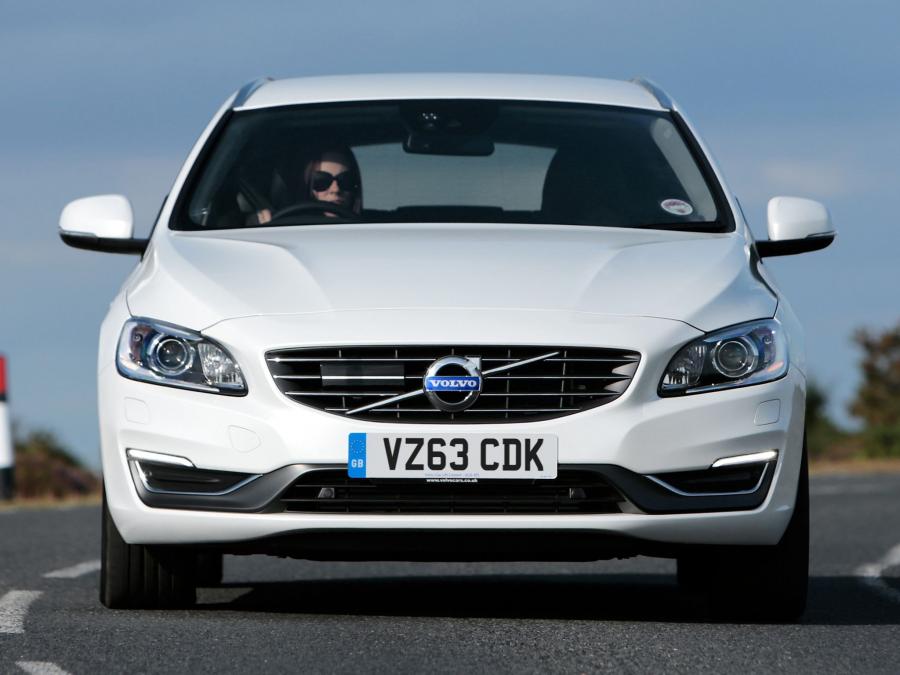  Volvo V60 2013 года  (UK) (фото 6 из 14)